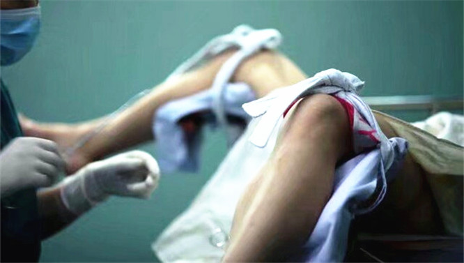 顺产内检的过程,顺产时内检痛苦经历