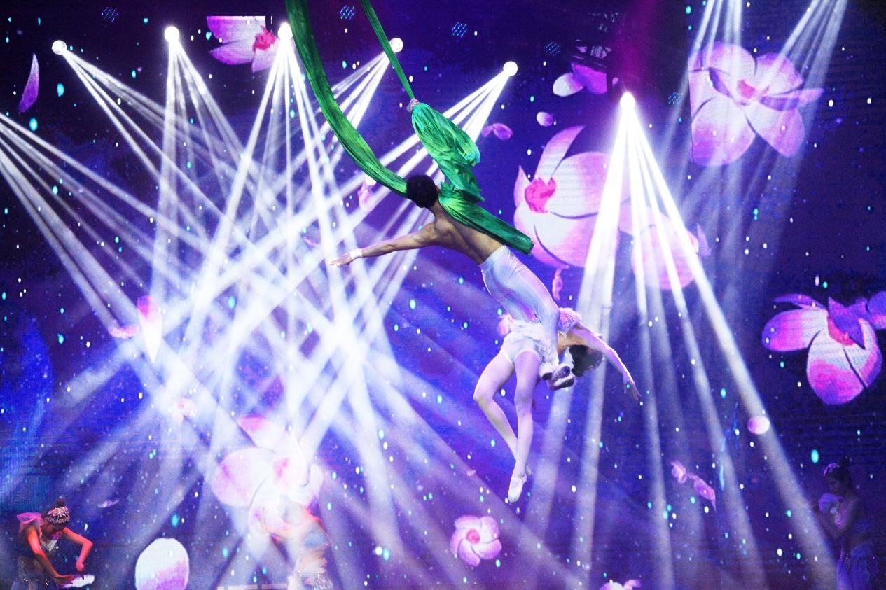 好玩不晒还能带娃，长鹿夜场一次过玩够本！