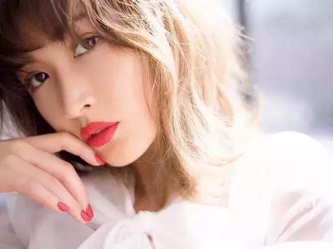 完了！YSL这季新品要重回星辰巅峰！Dior、CPB都颤抖！