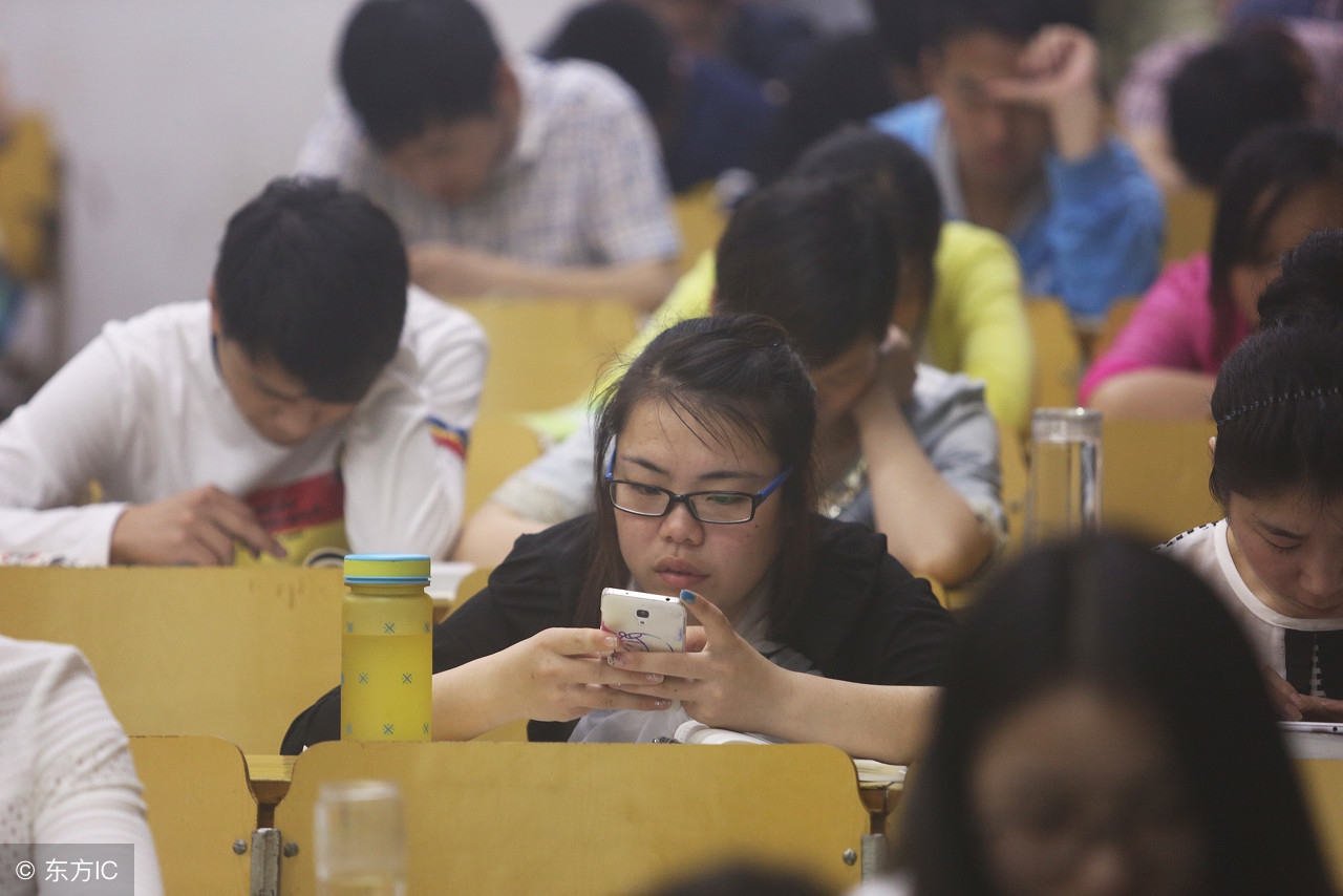 一个被老师毁掉的女学生,那些被学生毁掉的老师