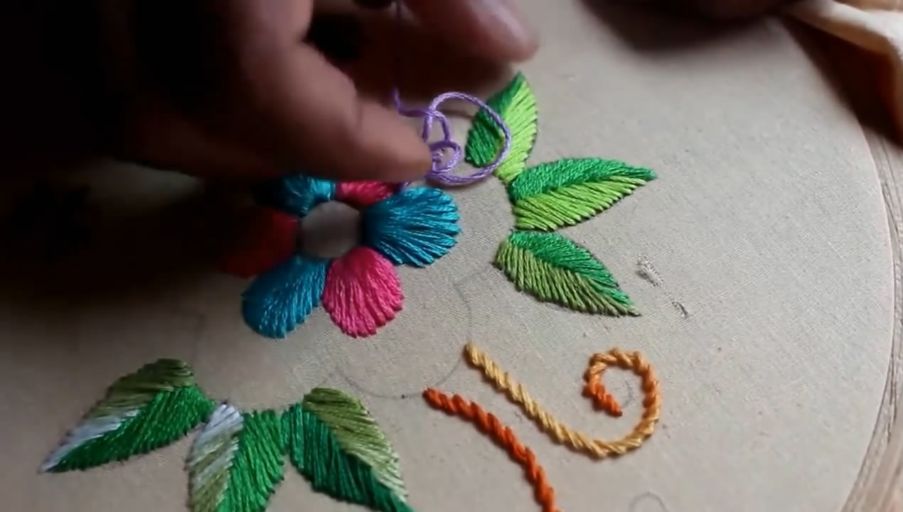 简单刺绣花草针法教程,初学刺绣花朵针法教程