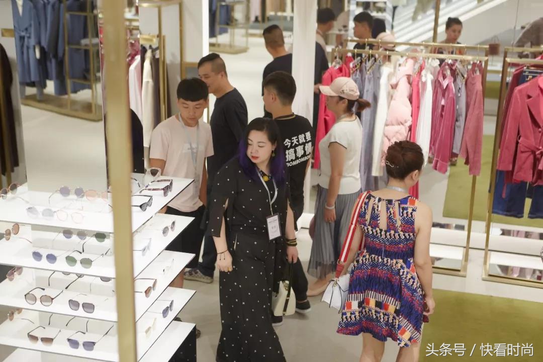 目前最火爆的加盟店有哪些,实体店加盟创业前十强