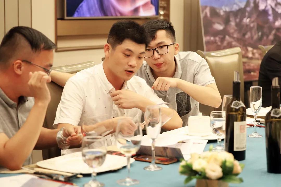 胡杨林风景银川,宁夏胡杨林风光