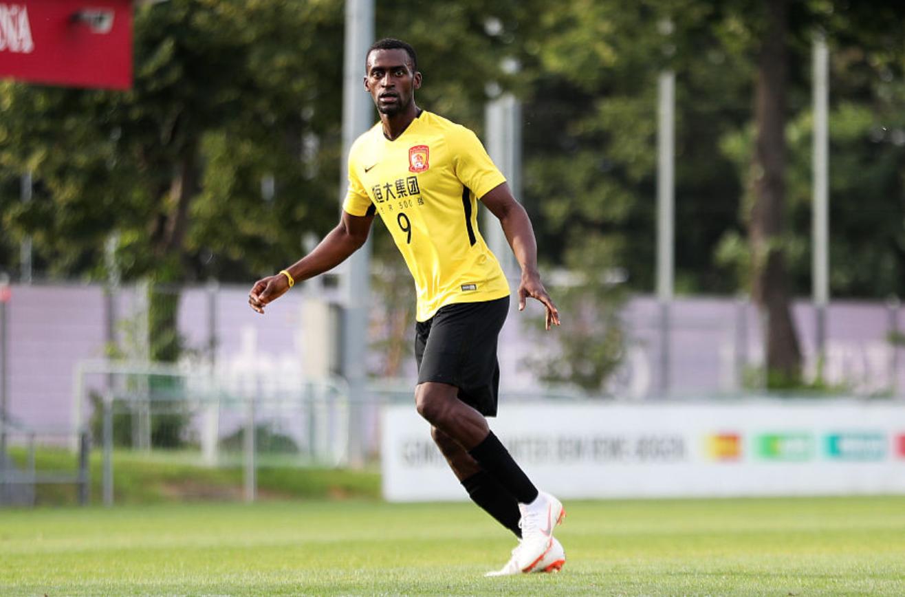 经纪人替J马哭诉：恒大不愿外租出乎我们意料