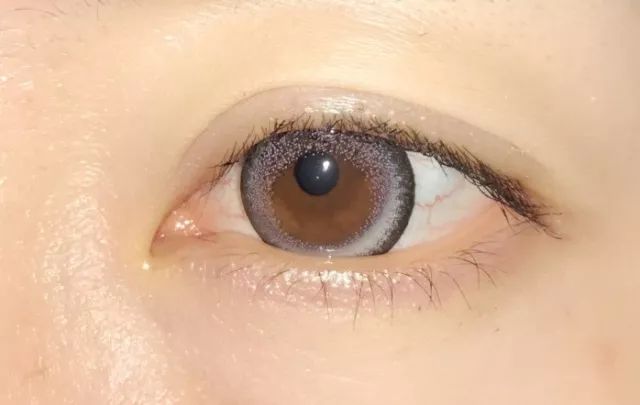 8款热门睫毛膏专业测评，Angelababy最爱的睫毛膏居然垫底了！