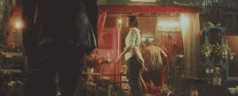 《拳王》真人版创作：八神成为流浪汉，不知火舞被黑社会殴打！