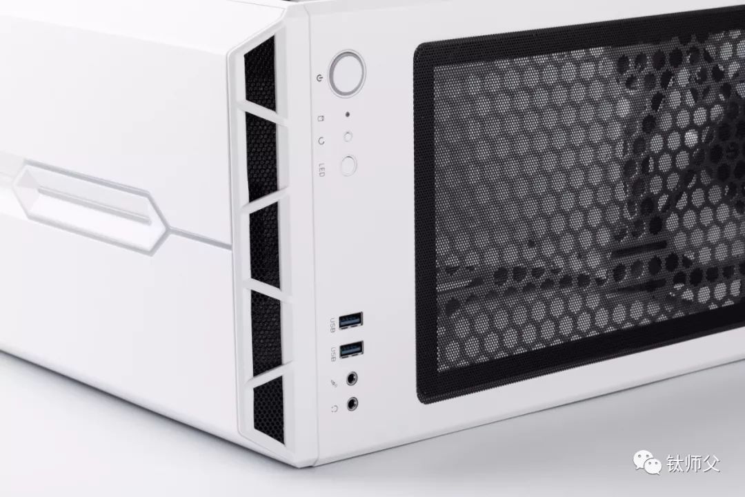 爱国者月光宝盒t20装机图解,爱国者月光宝盒t20机箱背板怎么卸