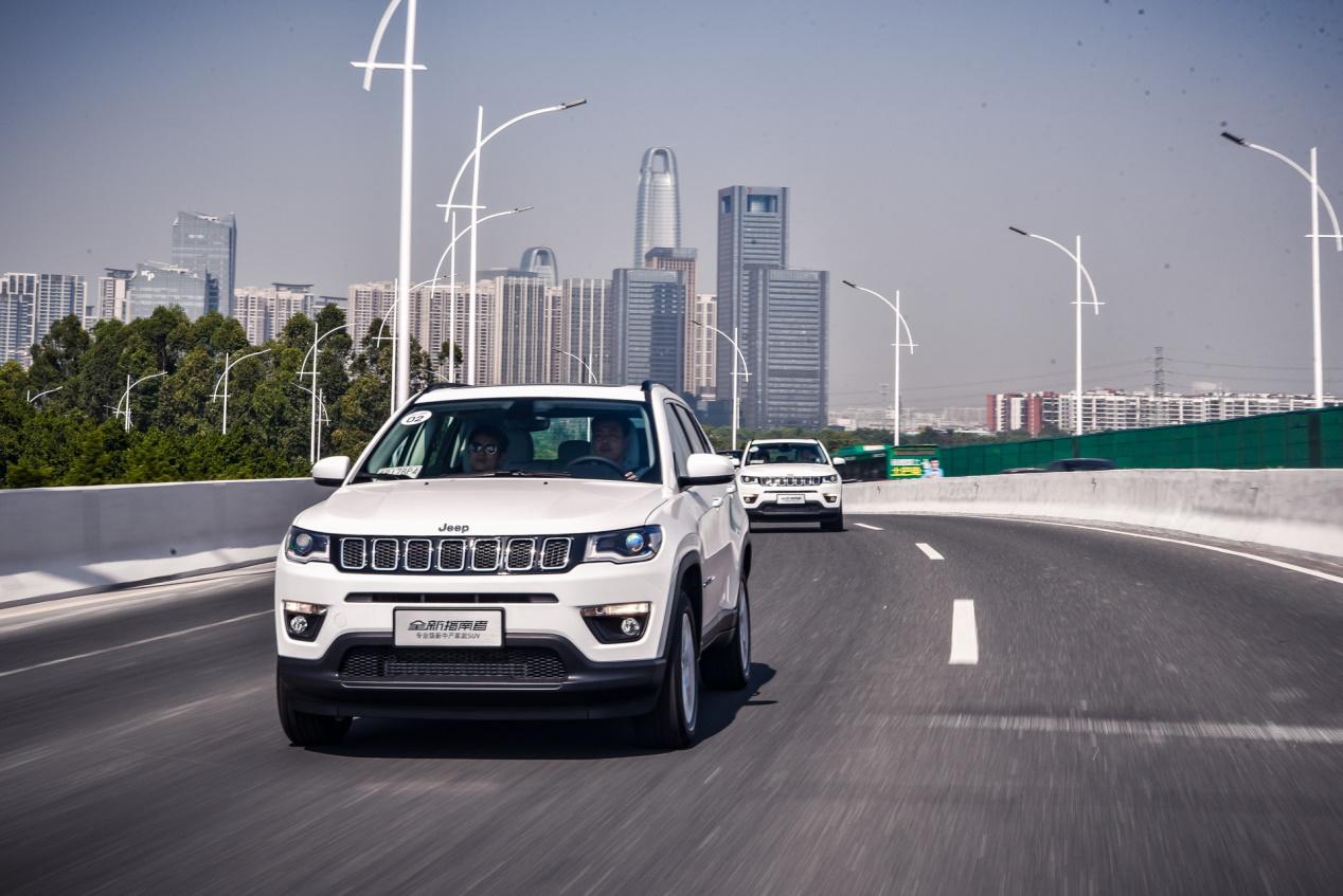 科鲁兹对比福克斯哪款好,科鲁兹和福克斯两厢哪个更好