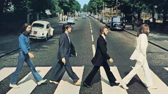 春夏复古男士小白鞋,2021秋季流行小白鞋品牌