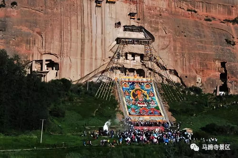 塔尔寺的晒佛节,一年一度的晒佛节