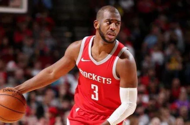 想成为球神该怎么练足球,如何进行无球跑位摆脱防守人