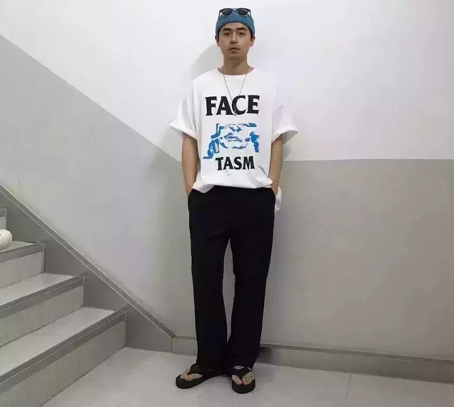 夏天鞋子可以当拖鞋穿的,可以当拖鞋也可以当板鞋穿