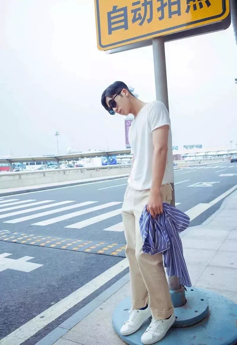 小奶狗皮肤白的男生穿搭,小奶狗男穿搭春天