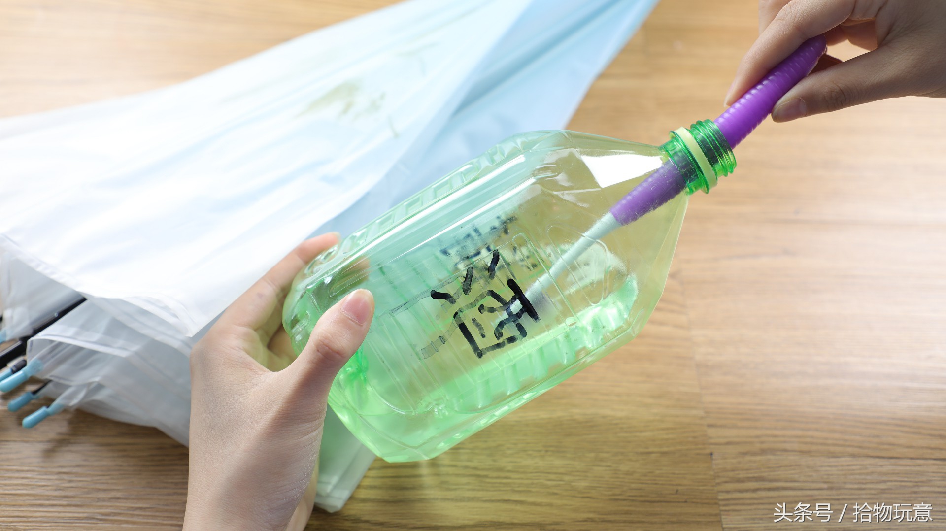 雨伞上的污垢怎么清除,雨伞顽固污渍怎么清洗