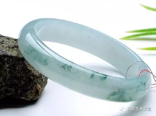 挖玉人挖到价值百万玉石,什么样玉石有收藏价值