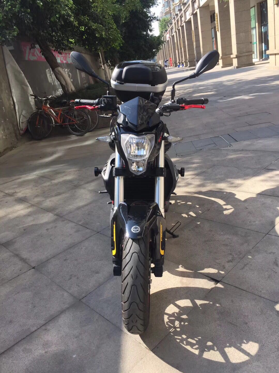 贝纳利黄龙300abs是什么,贝纳利bj250-18二手三箱