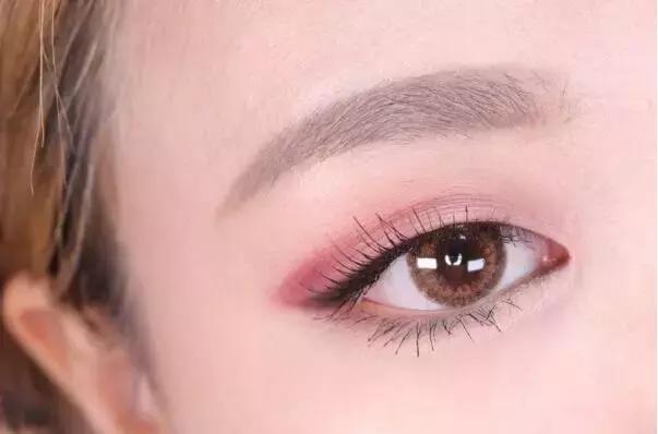 单眼皮适合的画眼线方法,单眼皮不同眼型怎么画眼线