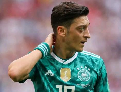 厄齐尔为什么退出了德国队,厄齐尔为什么退出德国队