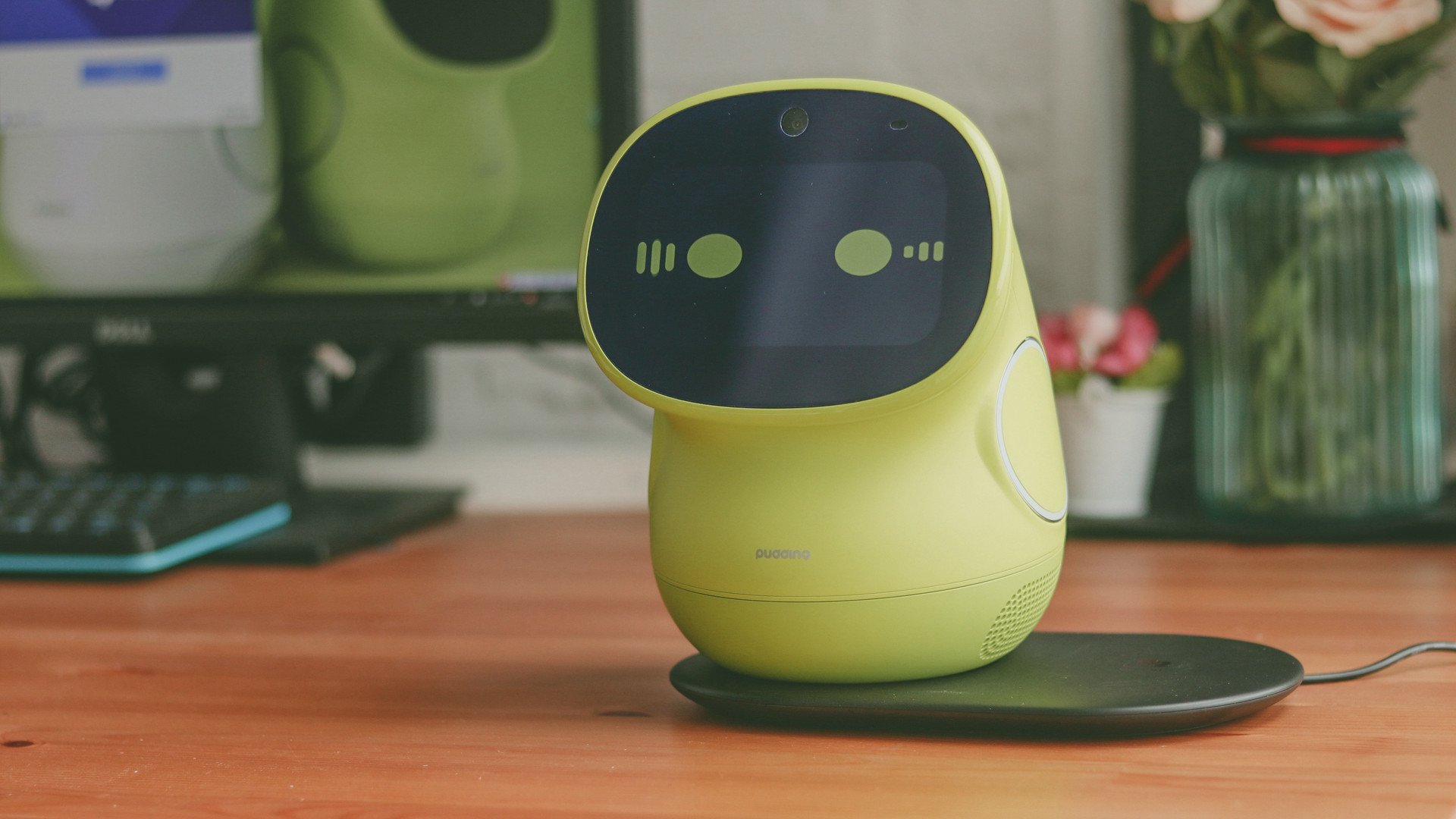 儿童学习陪伴机器人操作,幼儿陪伴儿童教育机器人