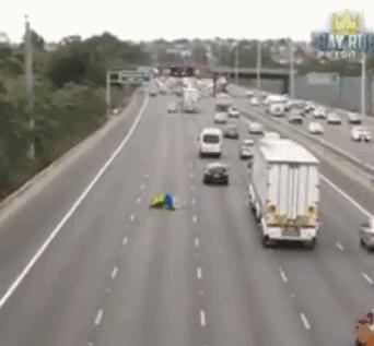 假摔名场面内马尔恶搞,内马尔翻滚吧搞笑视频