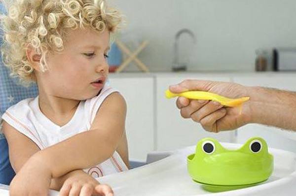 宝宝厌食症状和治疗方法,宝宝厌食症有哪些表现