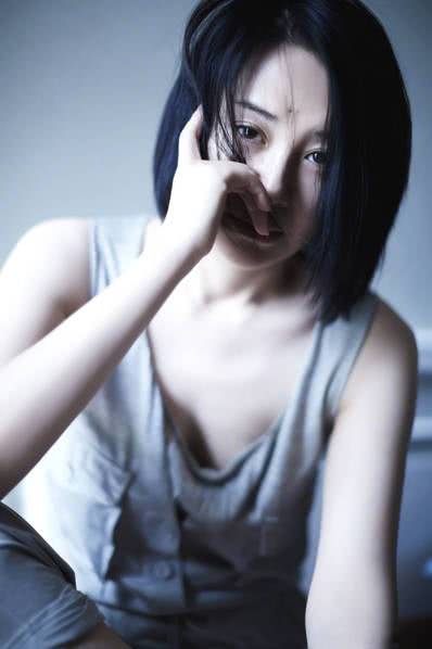 许晴深v礼服照,许晴抹胸深v礼服