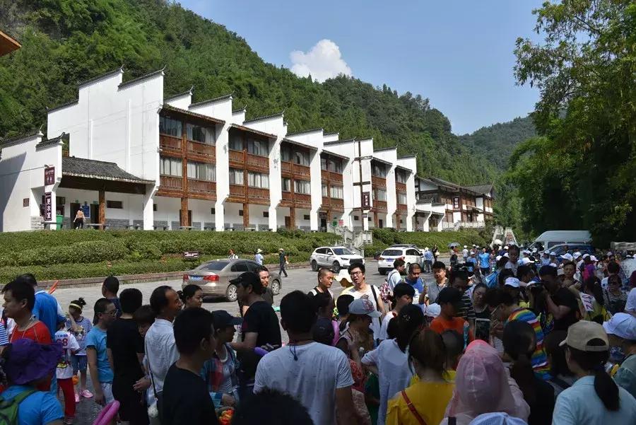 宜昌青龙峡第四届亲子漂流大赛实况回顾！你错过的精彩都在这里！