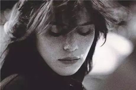 适合下雨天听的英文歌曲,8首适合下雨天听的英文歌