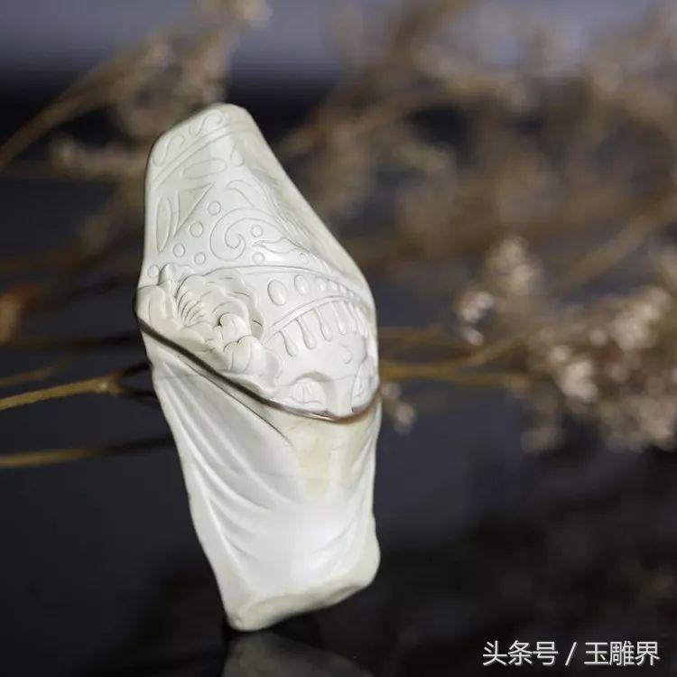 戈壁石雕刻大师作品,戈壁奇石打磨