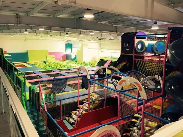 武汉蹦床主题乐园欢蹦乐跳,武汉十大蹦床游乐园排行榜