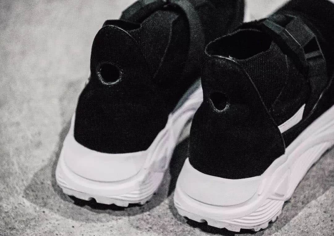 潮闻快食知名鞋店Solebox要求买家上脚离店!