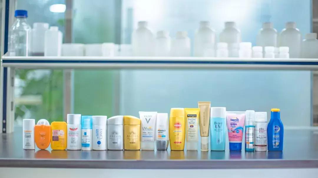 你以为防晒只擦防晒霜就够了吗,以为很好用其实都是智商税防晒霜