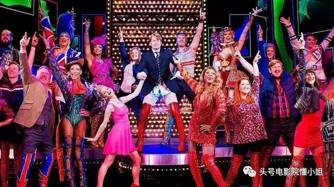 题材尺度超大胆的剧来了！他变装比许晴还性感女人看完说白活了