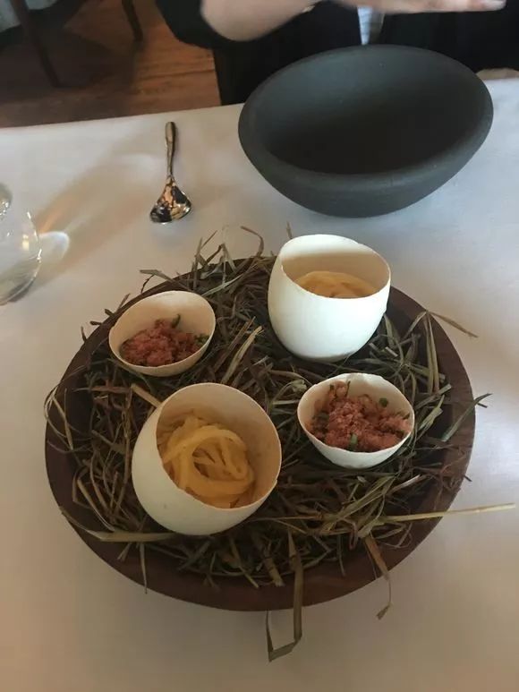 这家奇葩餐厅“坑”了中国食客,却征服了米其林食探,连奥巴马夫妇都是它的粉丝!