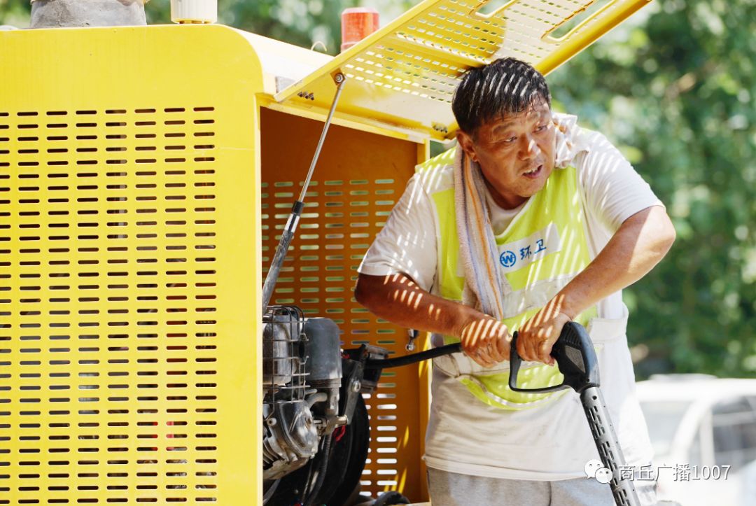 「炎夏商丘：致敬最美劳动者」烈日下、人海中、车流里……那一道金色的亮光！