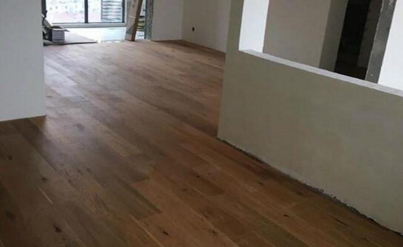 木地板铺贴质量通病,800*800地砖师傅说有问题贴不平