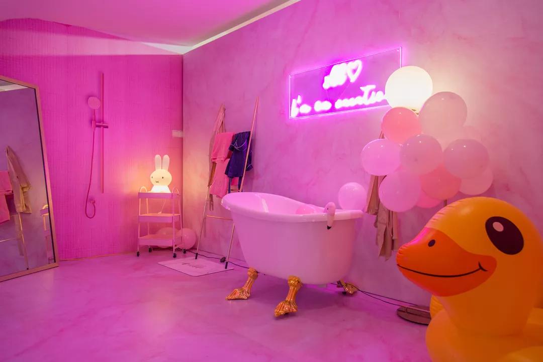 长乐路惊现粉色神秘快闪店!霸屏粉色,即将炸掉你的朋友圈!