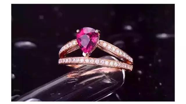 别光盯着宝石大不大！戒托选不对再好的戒指都白费
