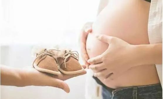 助产士现场还原顺产真相,十月怀胎妈妈不易的过程动画