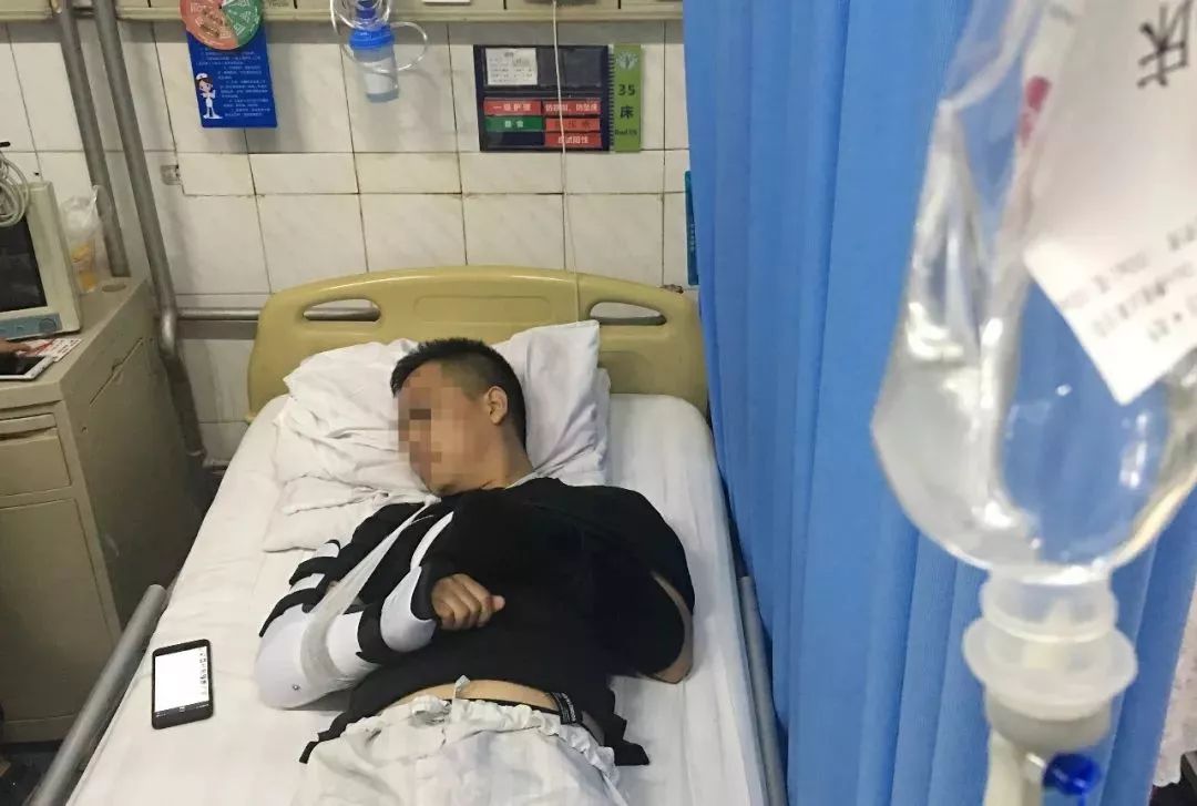 顺风车司机自称太累，让女乘客开车，结果出了这事……谁担责？