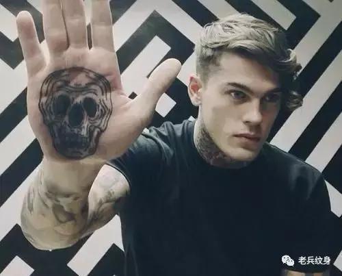 你的纹身为什么会痒,你的纹身疼吗