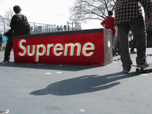 这次，国潮丢了中国的脸！国内第一家Supreme开业！专卖合法“山寨货”！