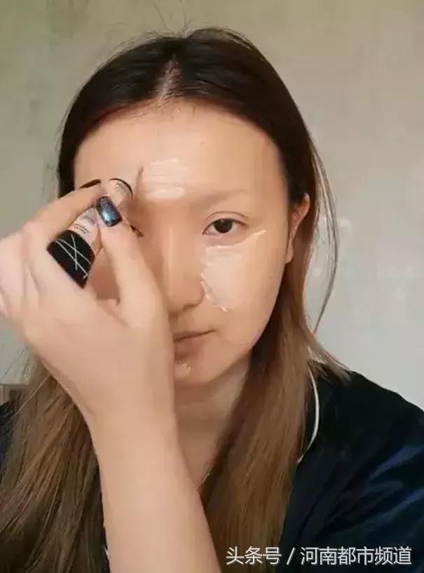 20岁美女卸妆秒变80岁大妈,27岁女孩化妆成大妈