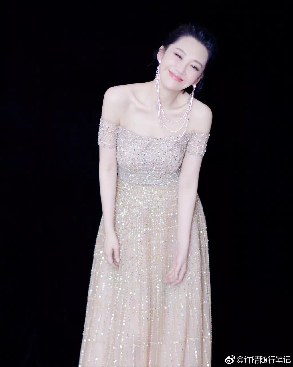 被50岁许晴的臀刺激了！美臀杀，我只服“许晴趴”