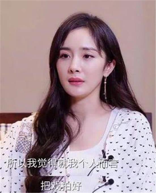 早期黄晓明杨颖拍戏,杨幂被问拍戏遇到生理期会怎么办