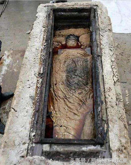 农村人去世不火化土葬犯法吗,农村人埋葬的办法