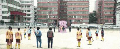 西虹市首富赚了10个亿,西虹市首富如何花10个亿