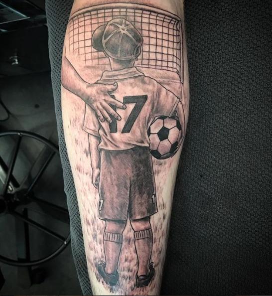 跟足球有关的纹身,关于足球纹身小图案