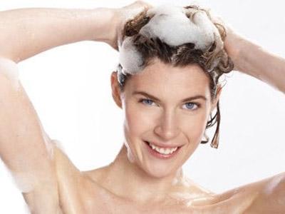 头痒头油多用什么洗发水能治,头痒头油还长痘痘洗什么洗发水