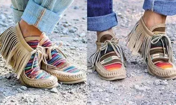 别再穿老土的棉鞋了,今年最流行的老爹鞋五十岁穿